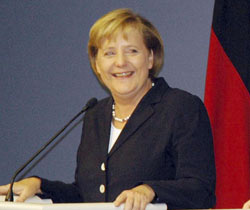 Elinizi öpebilir miyim Merkel teyze?