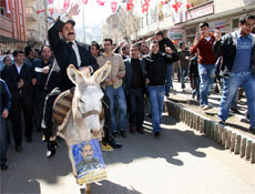 Seçimi değil kendini kaybetti